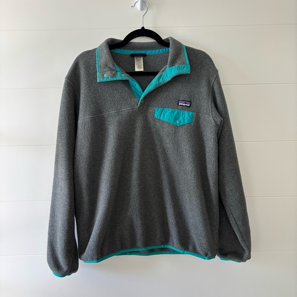 Patagonia Synchilla Gray and Teal Fleece